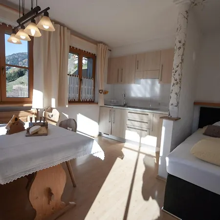 مزرعة للإقامة Im Kranzhof سان كانديدو
