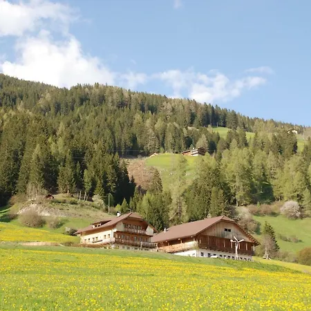 Im Kranzhof *